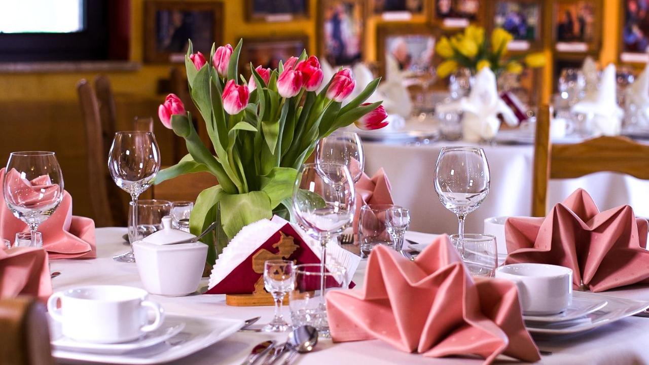 Bed & Breakfast Restauracja Jas Wedrowniczek 2*
